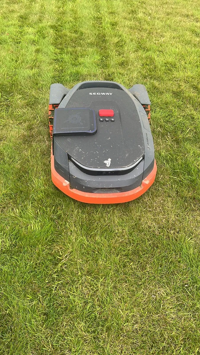 Robot Lawnmower - Image 1