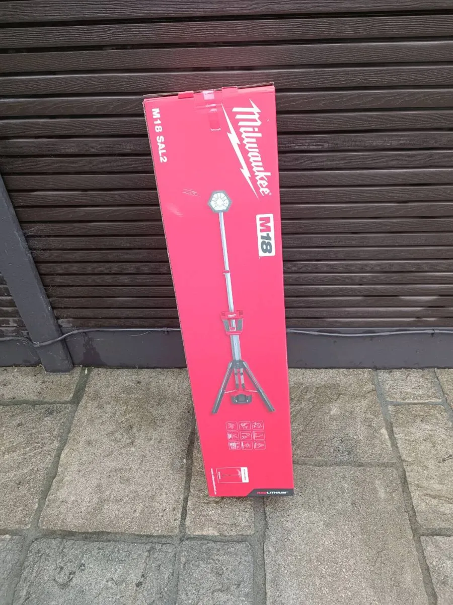 Milwaukee m18 Sal2  site light. Brand new