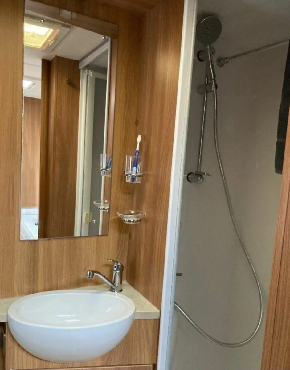 2012 SWIFT CONQUEROR 565 4BERTH - Image 3