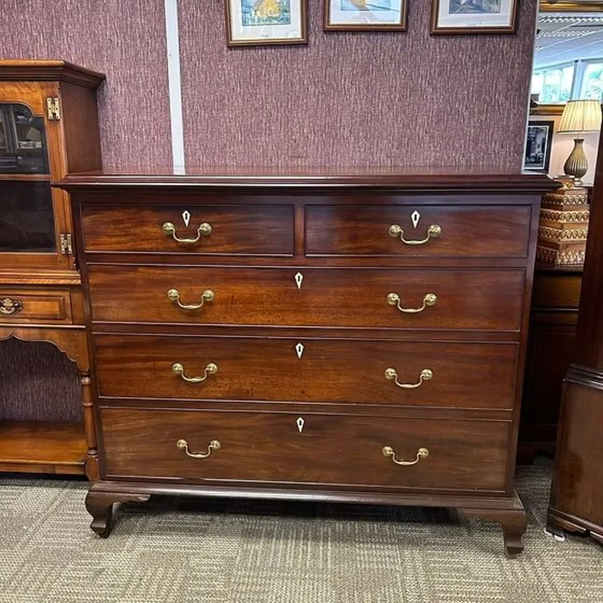 19th century mahogany chest of drawers. Enclosed o