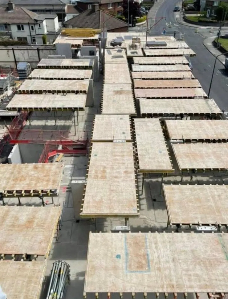 Formwork crew - Image 2