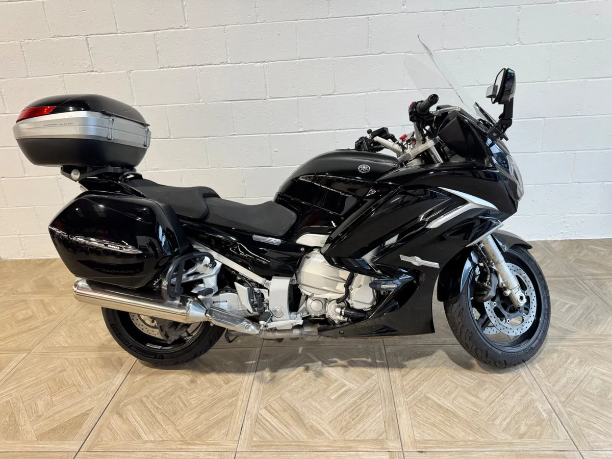 YAMAHA FJR 1300 - Image 2