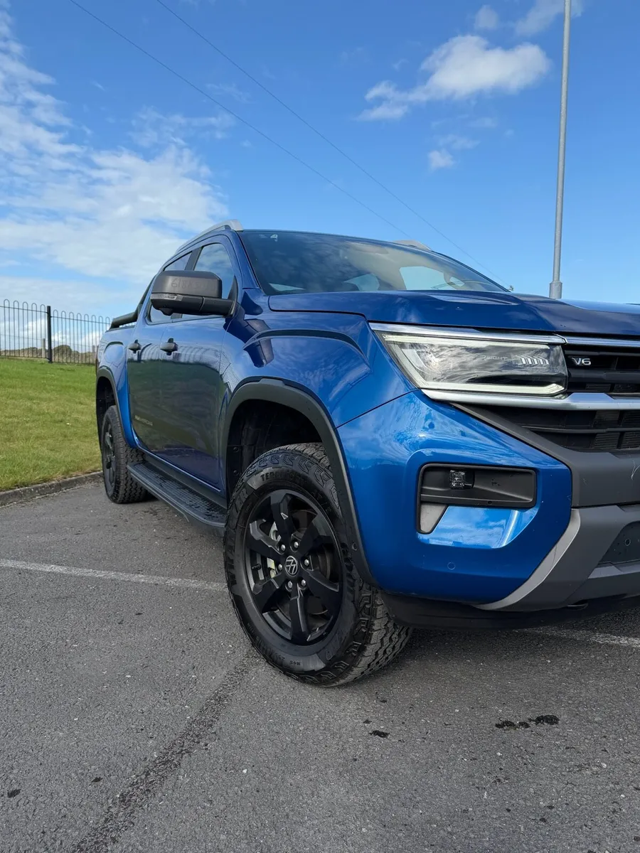 2024 VW AMAROK low mileage - Image 4