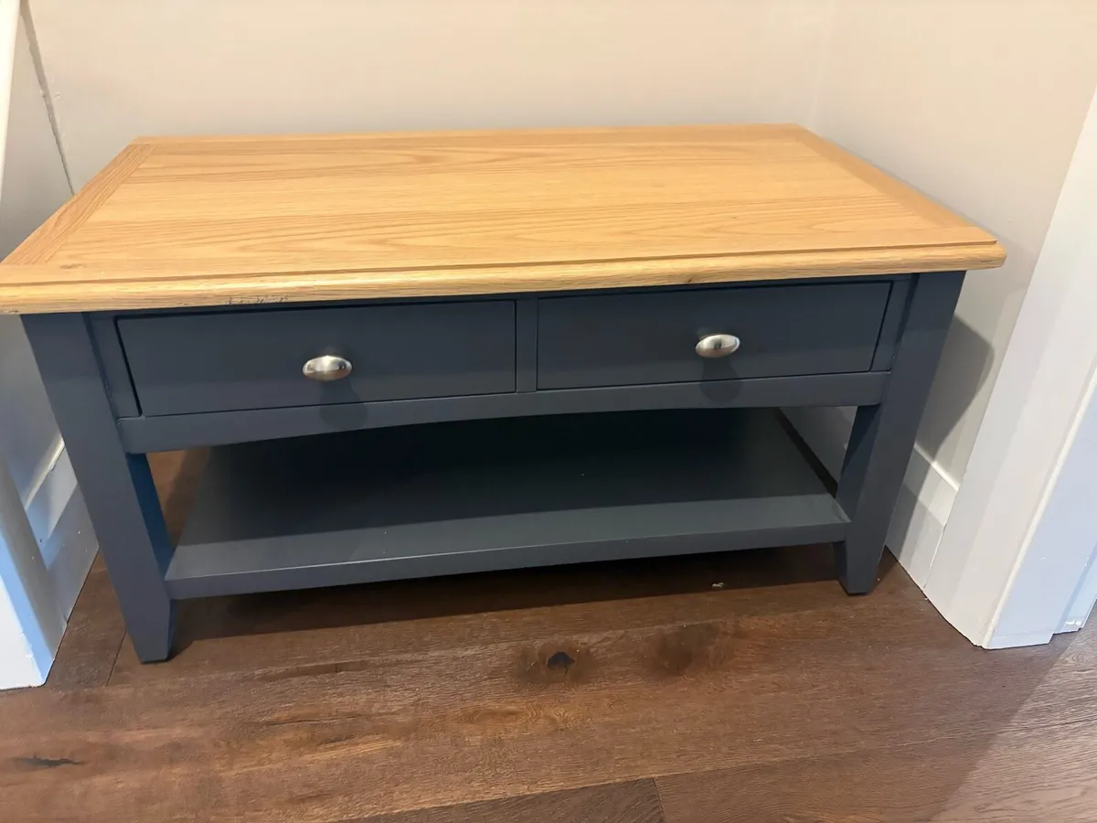 Coffee table +corner/tv table - Image 1