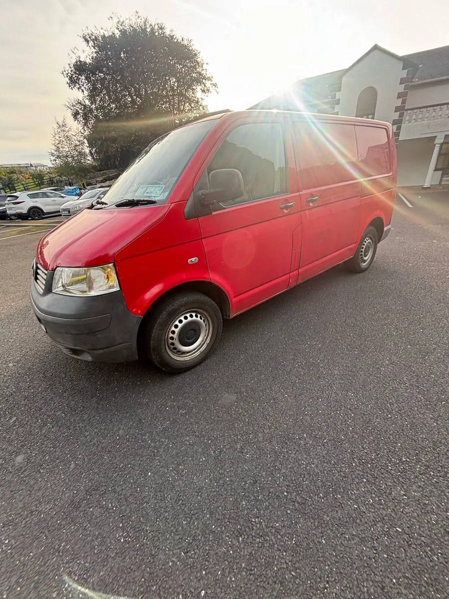 Volkswagen transporter 2.5 red DI 2008 - Image 2