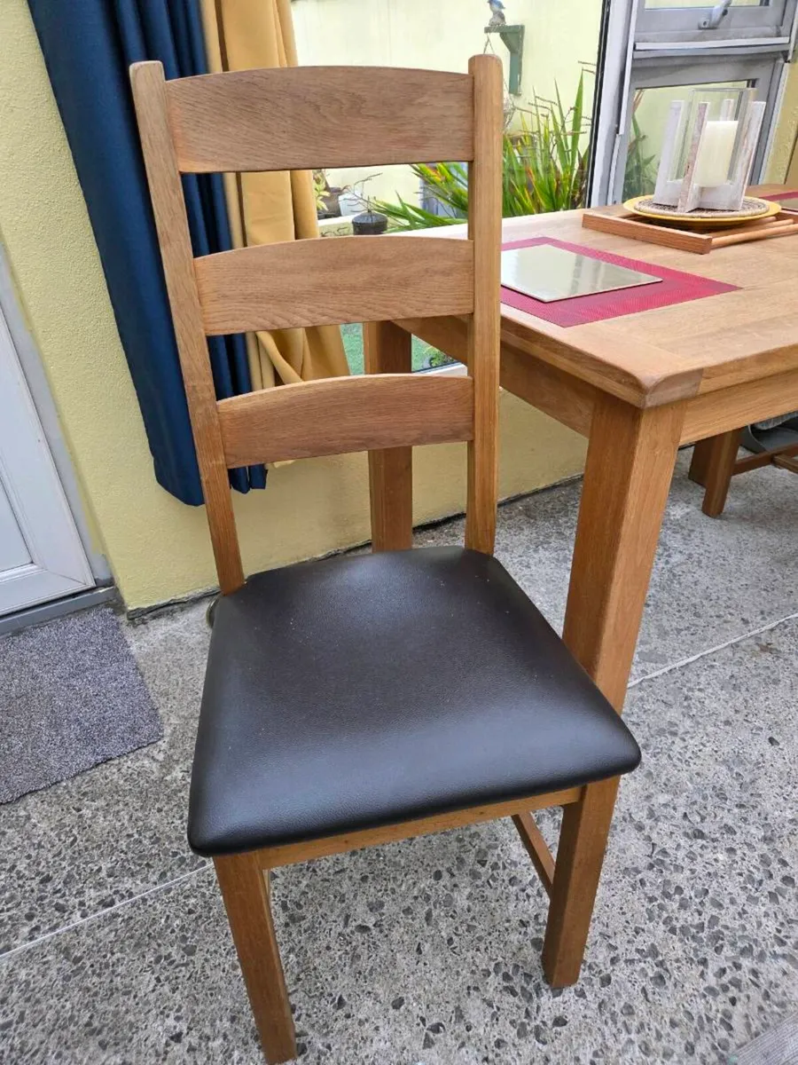 Solid Oak Dining table & 6 chairs - Image 2