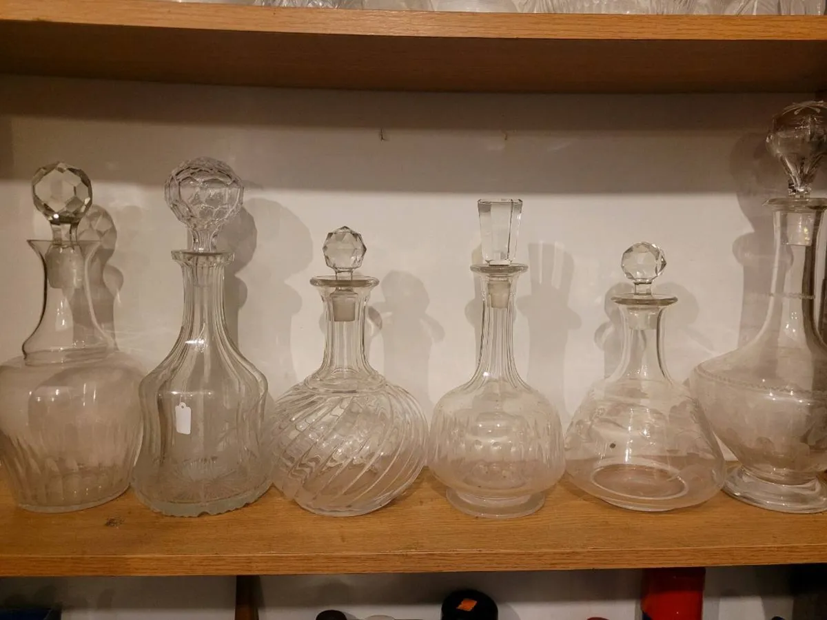 10 Vintage decanters 10 eu.each - Image 1
