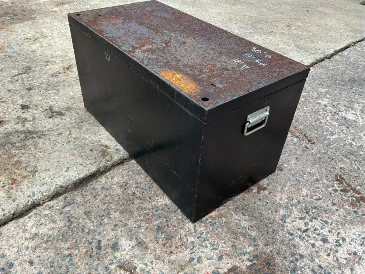 Van vault tool storage chest / lock box.....221kp. - Image 4