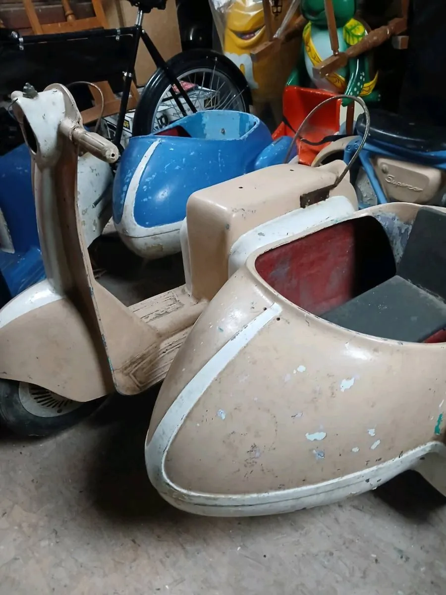 Vintage scooter & sidecar outfit - Image 2