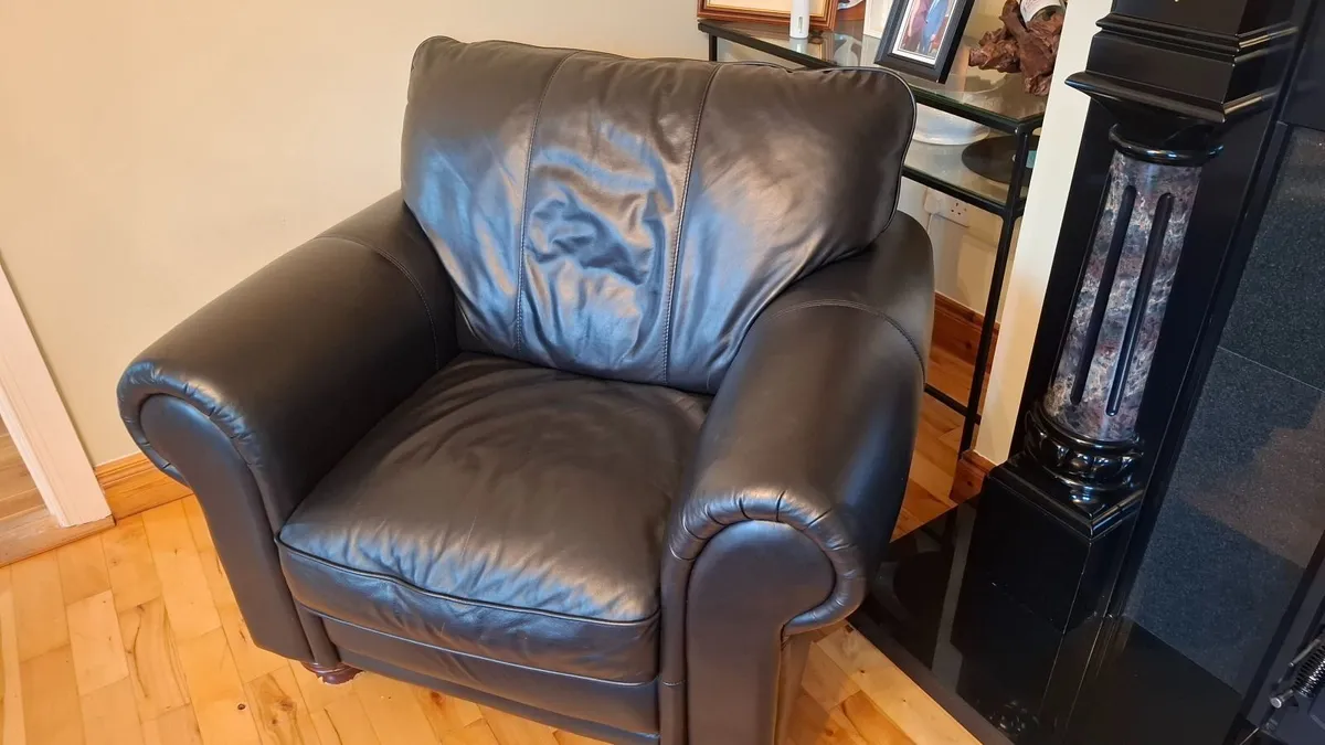 Couch - Image 2