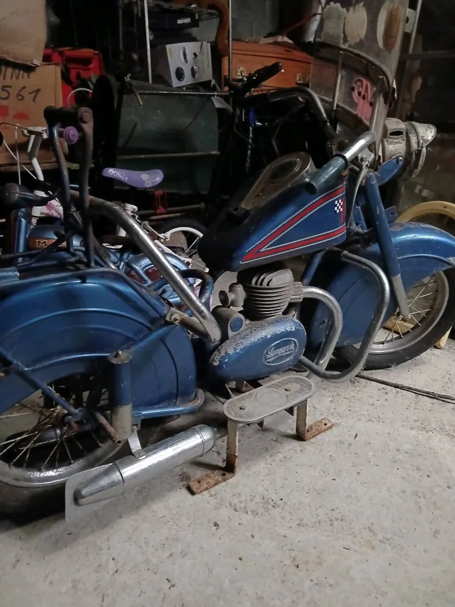 Vintage motorbike ride - Image 1