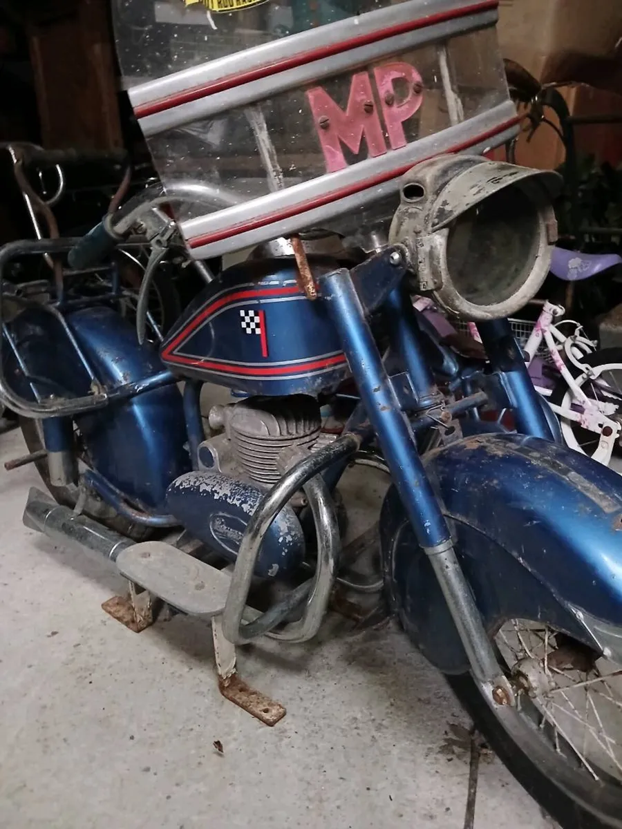 Vintage motorbike ride - Image 2