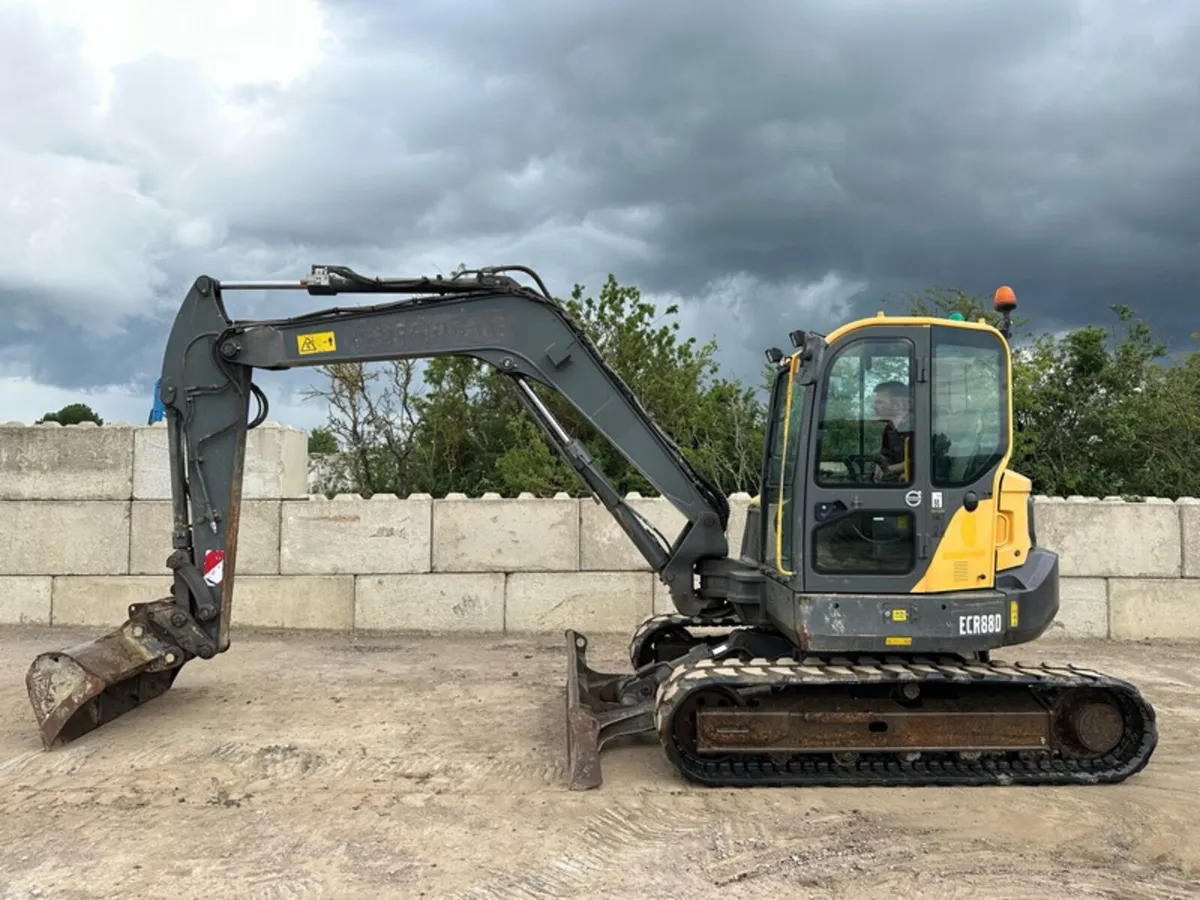 2015 Volvo ECR88D - Image 1