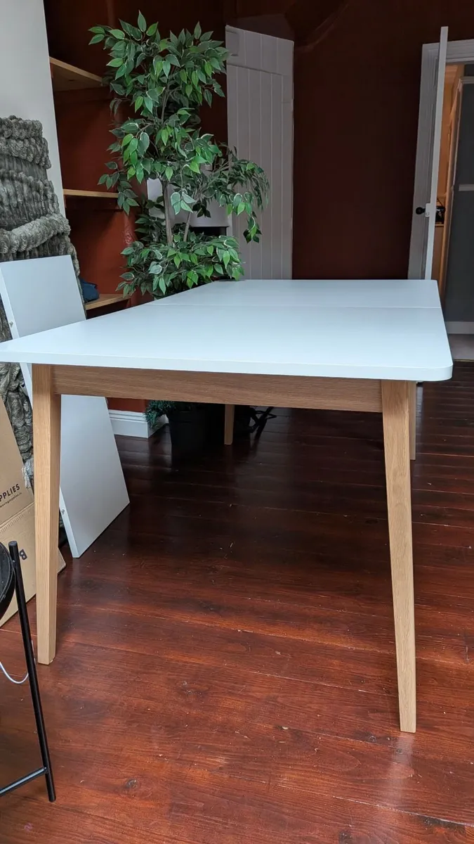 Kitchen table - Image 2