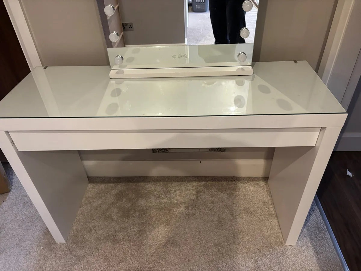 Ikea Malm dresser and mirror - Image 4