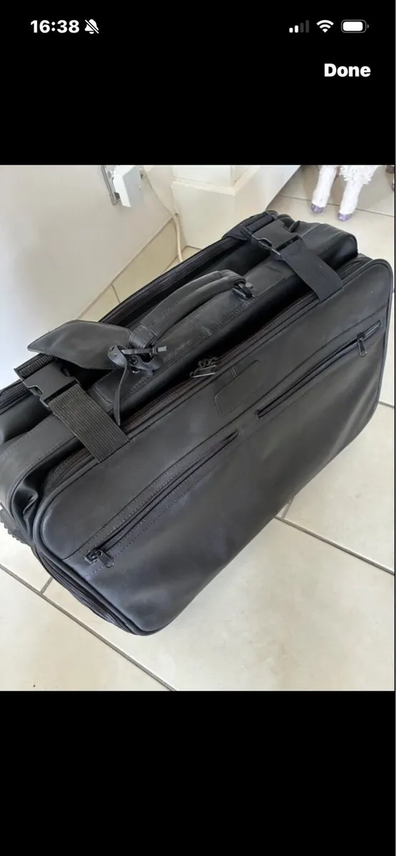 Exceptional Leather Travel Bag/Suitcase - Image 1