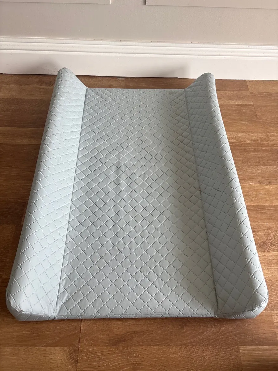 Changing mat (hard back) - Image 1