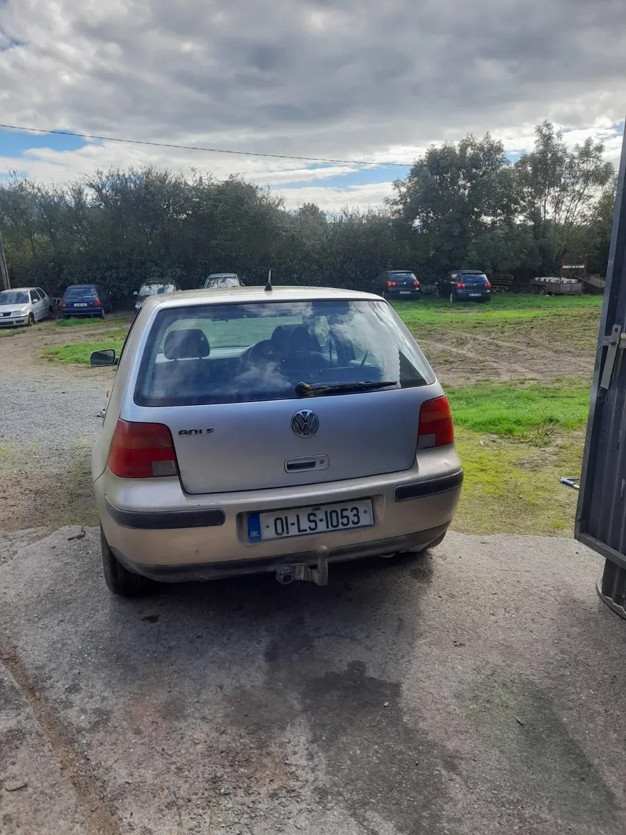 Volkswagen Golf 2001 - Image 2