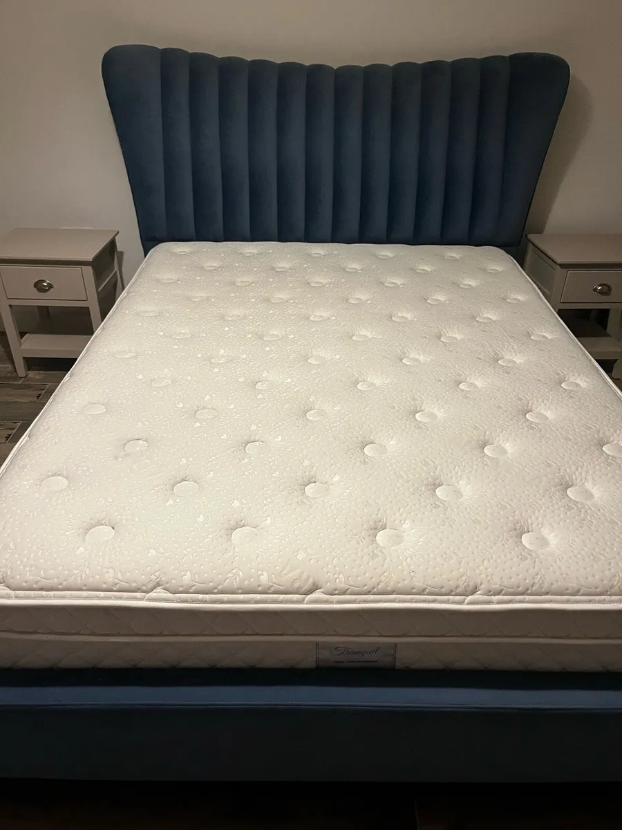 King size bed - Image 4