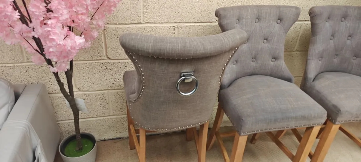 3 High Stools €50e - Image 3
