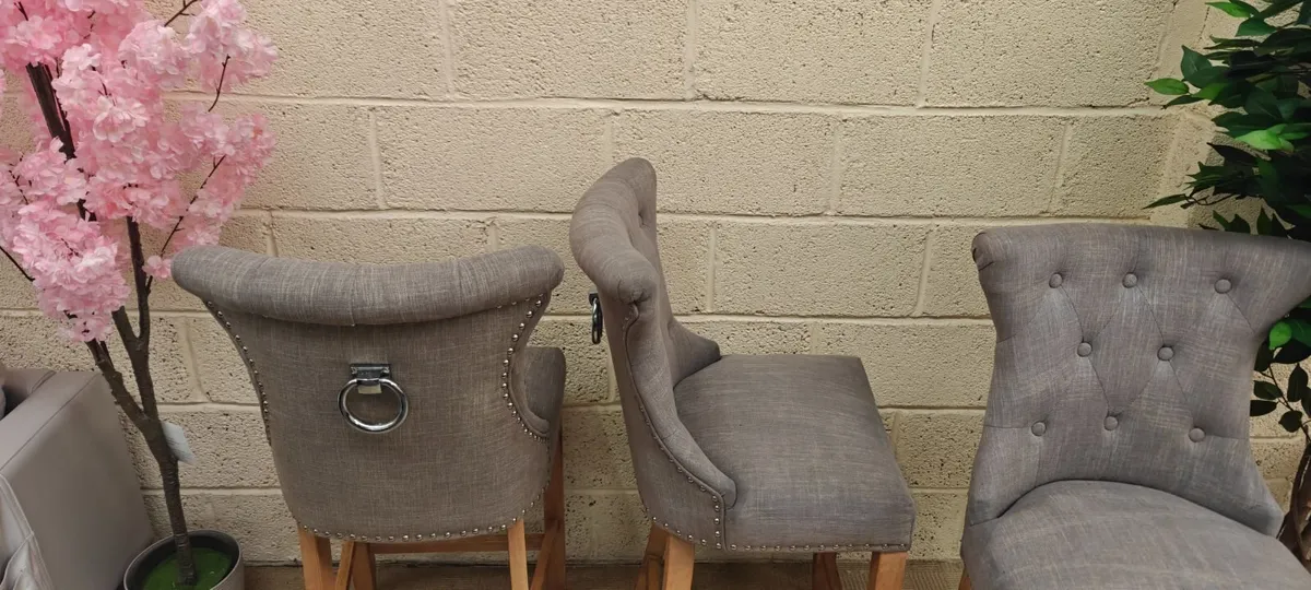 3 High Stools €50e - Image 4