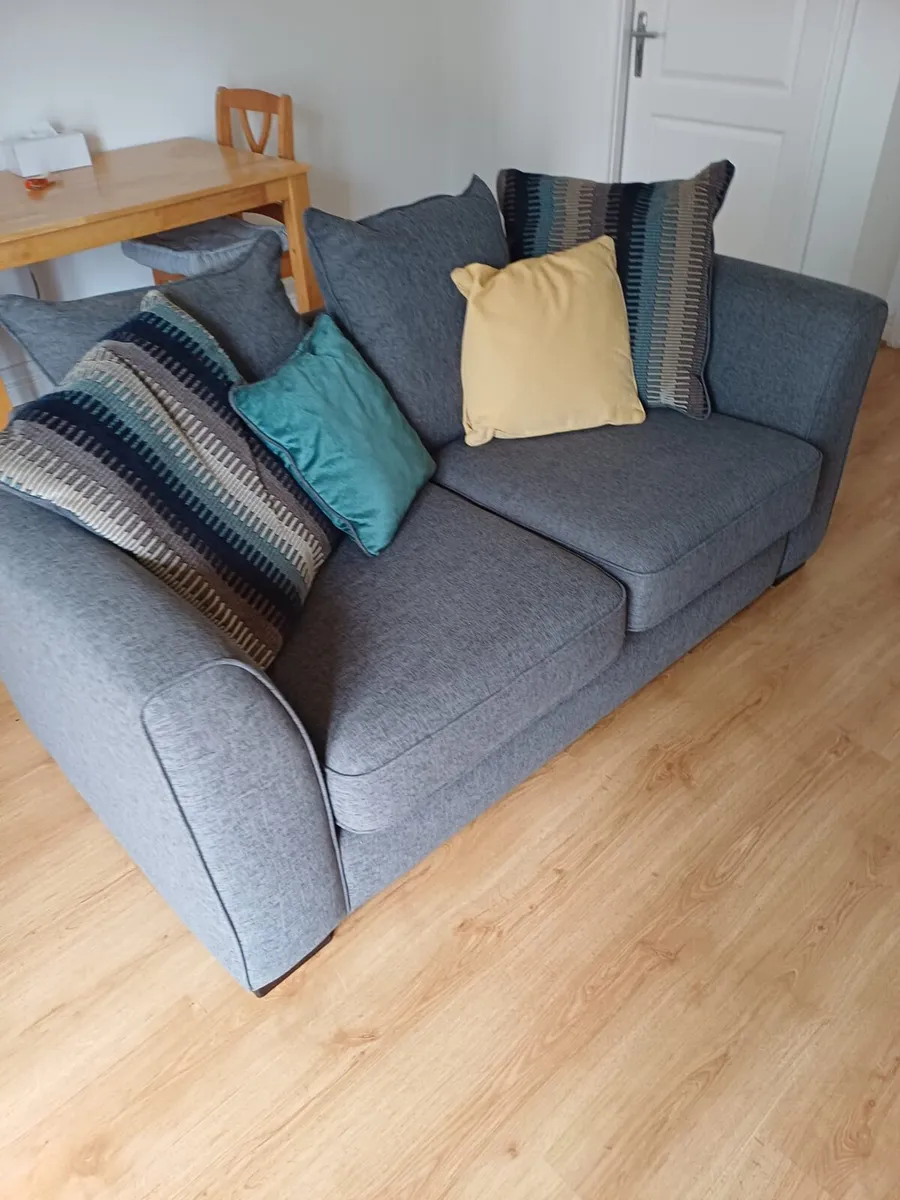 Settee - Image 1