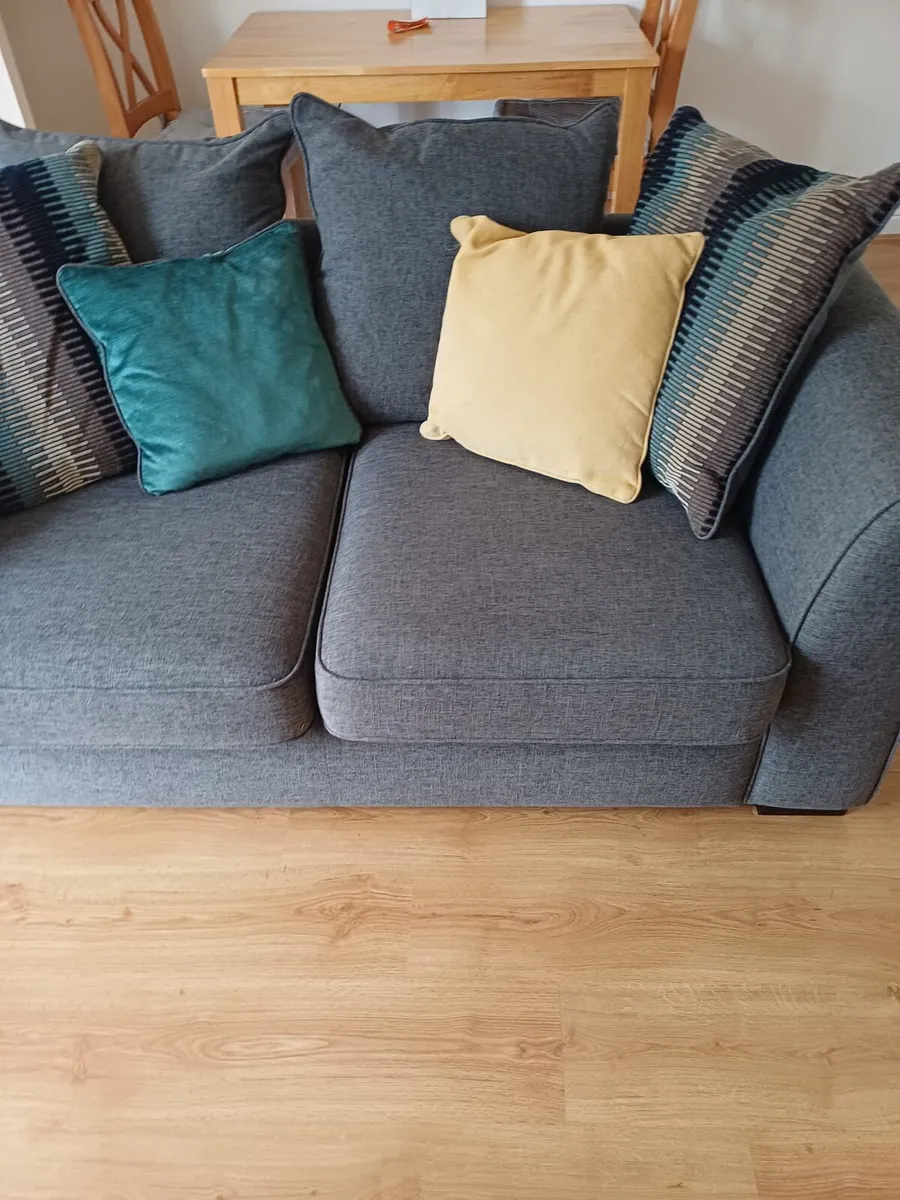 Settee - Image 3