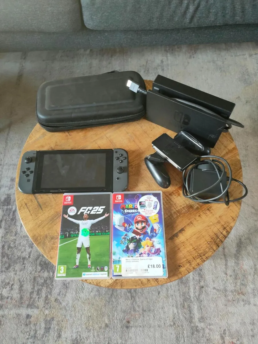 NINTENDO SWITCH BUNDLE - Image 1