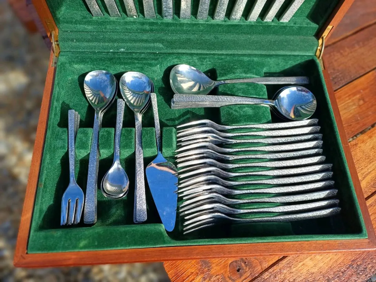 1960s Viners Stainless Steel Cutlery Set - Image 4