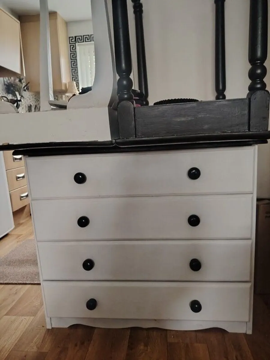 Chest of drawers + 2 side tables - Image 3