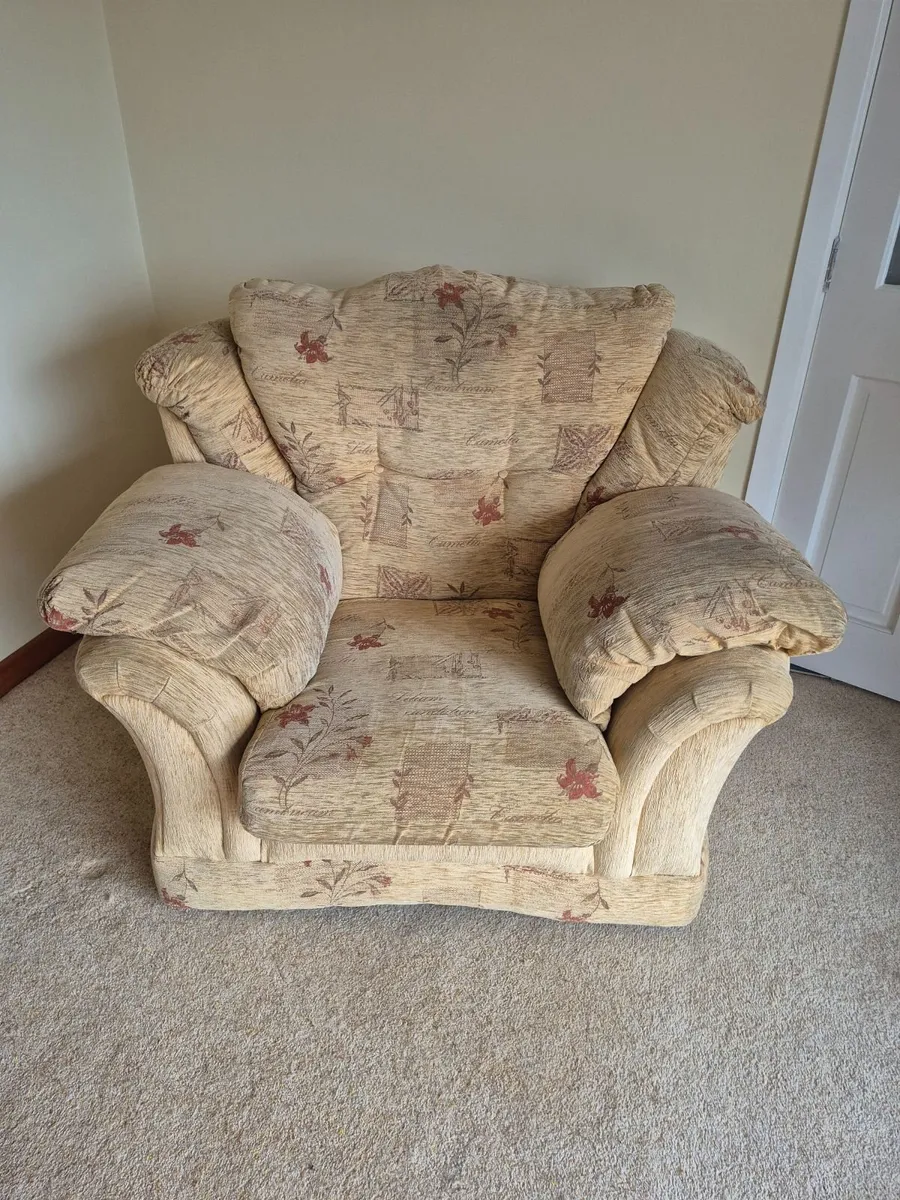 Suite of furniture - Image 3