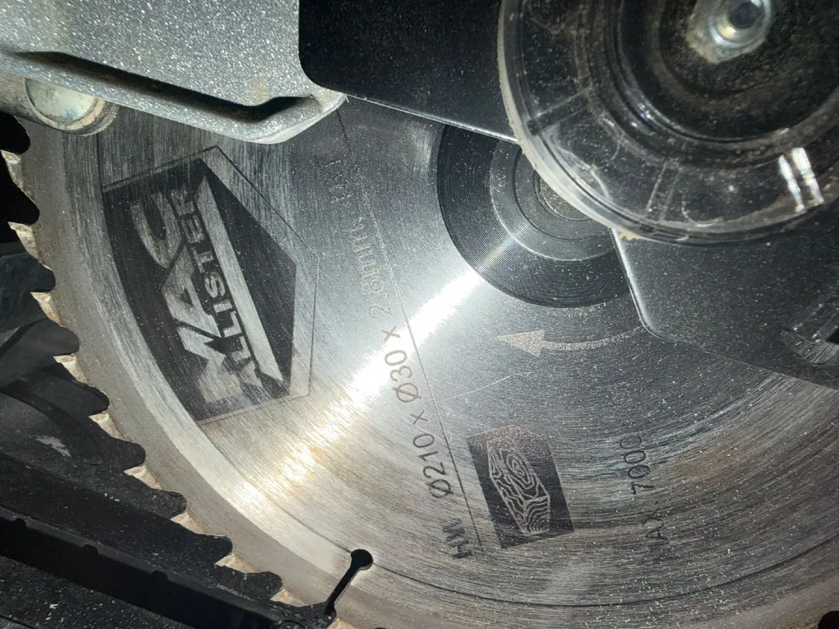 Mac allister mitre saw and stand - Image 2