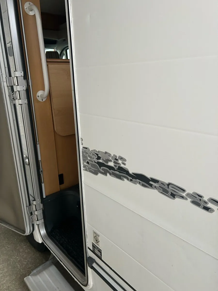 Motorhome - Image 3