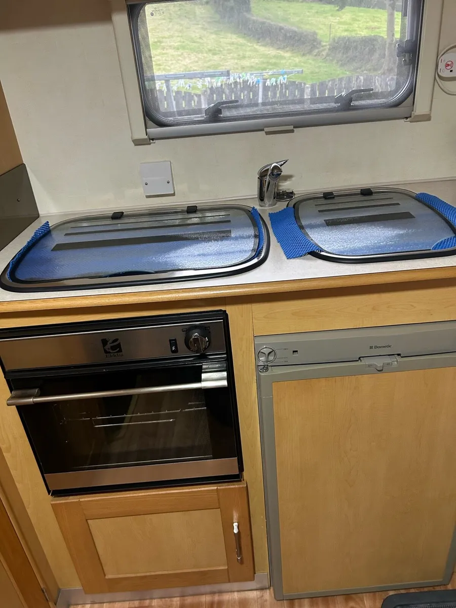 Motorhome - Image 4
