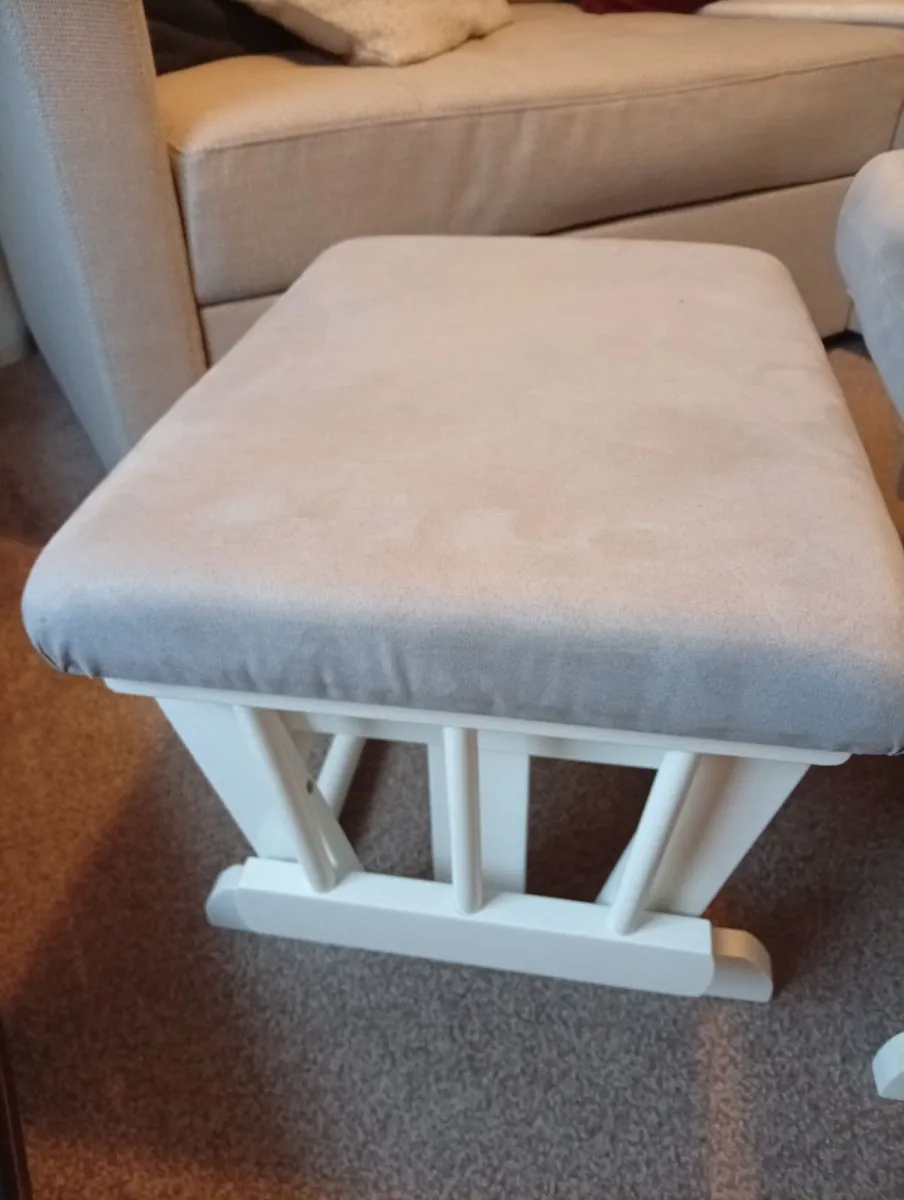 Rocking/maternity chair - Image 2