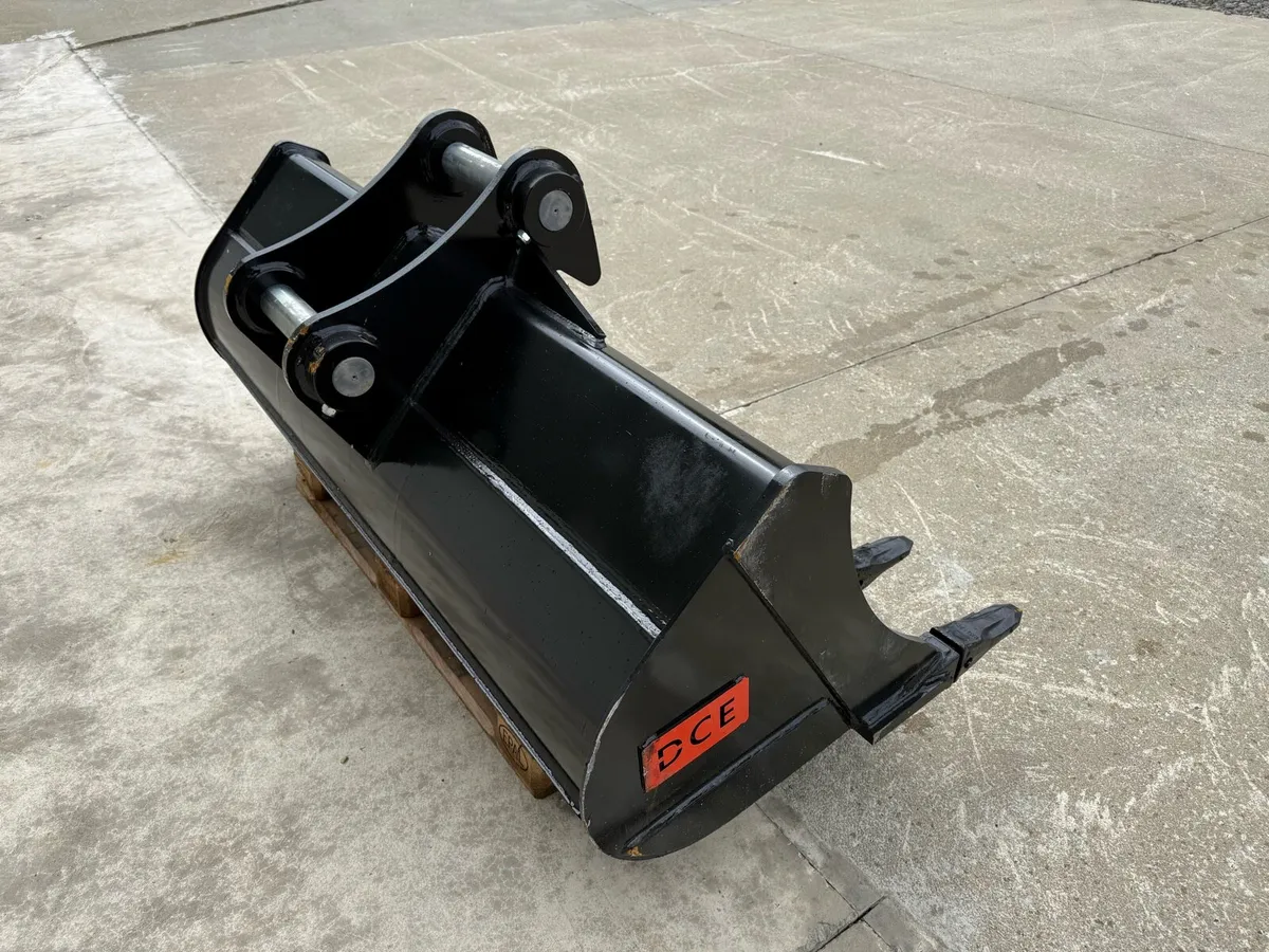 New DCE 13 ton 72 inch ditching bucket - Image 4
