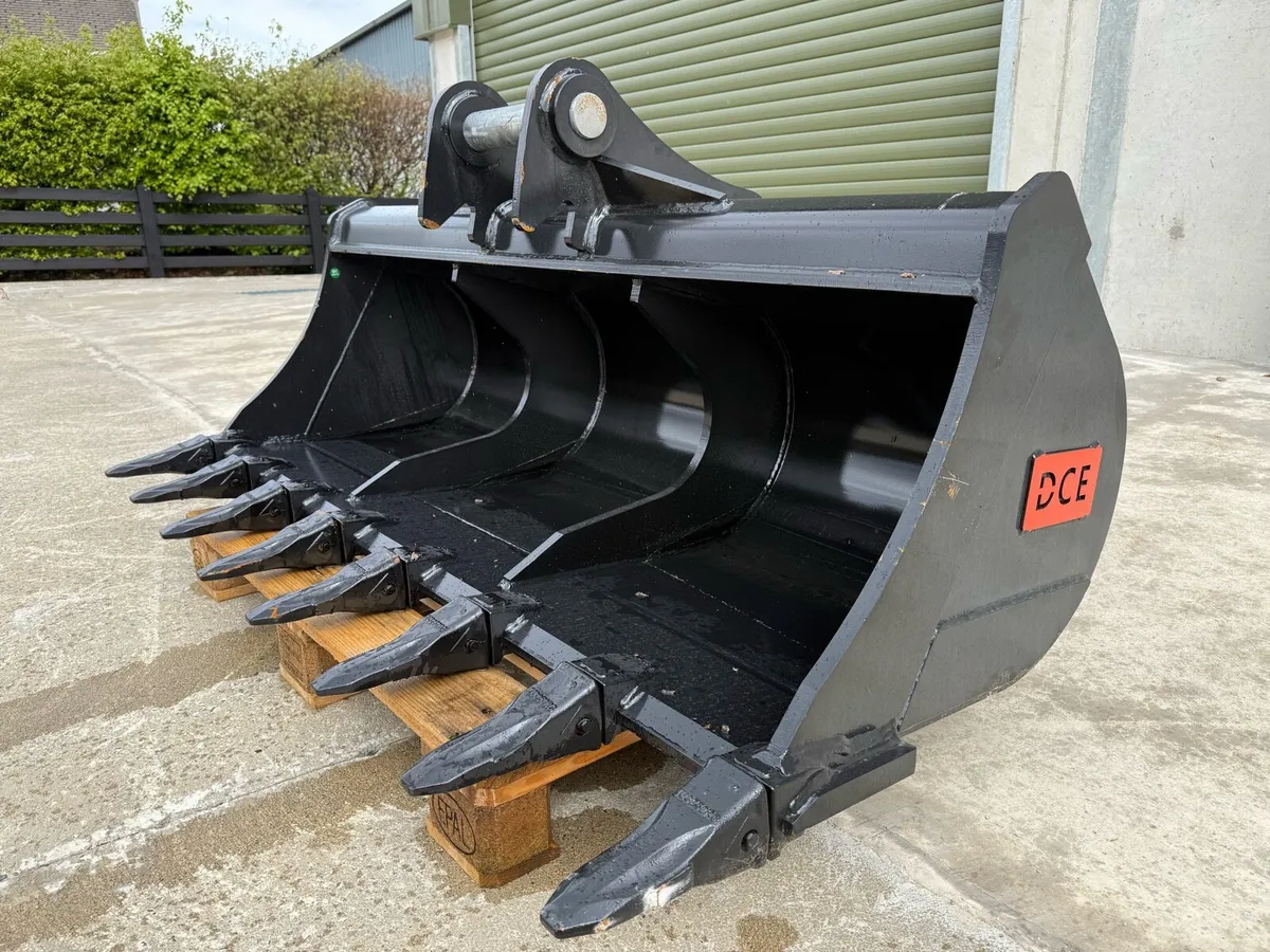 New DCE 13 ton 72 inch ditching bucket - Image 1