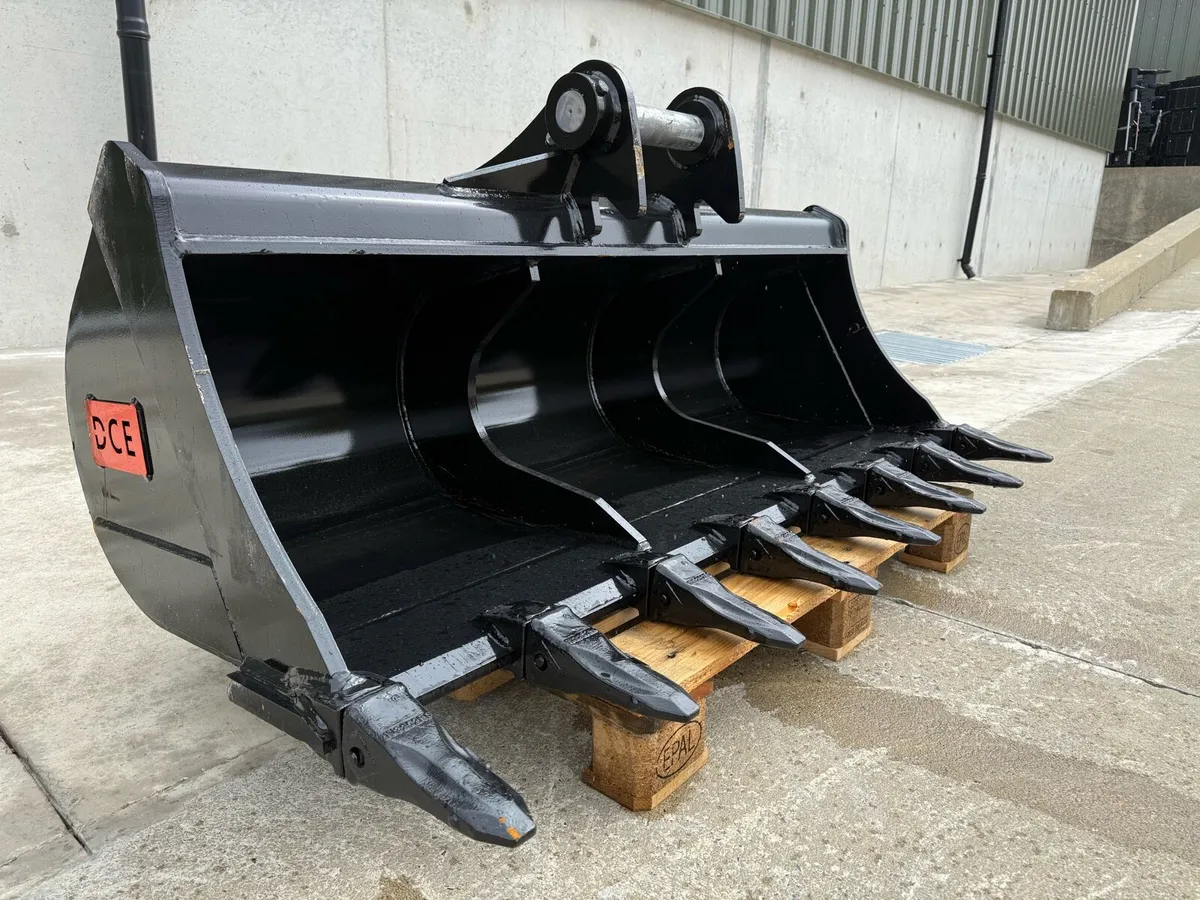 New DCE 13 ton 72 inch ditching bucket - Image 2
