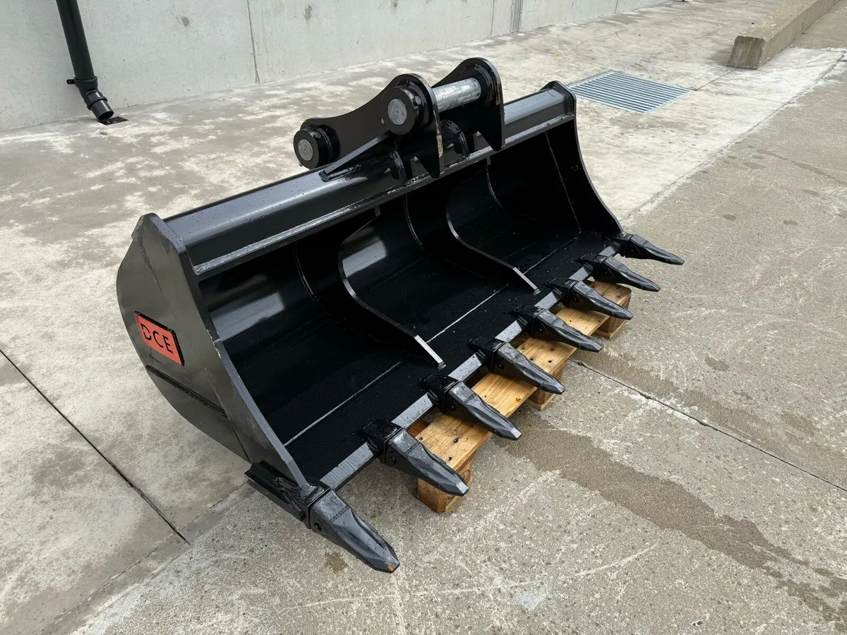 New DCE 13 ton 72 inch ditching bucket - Image 3