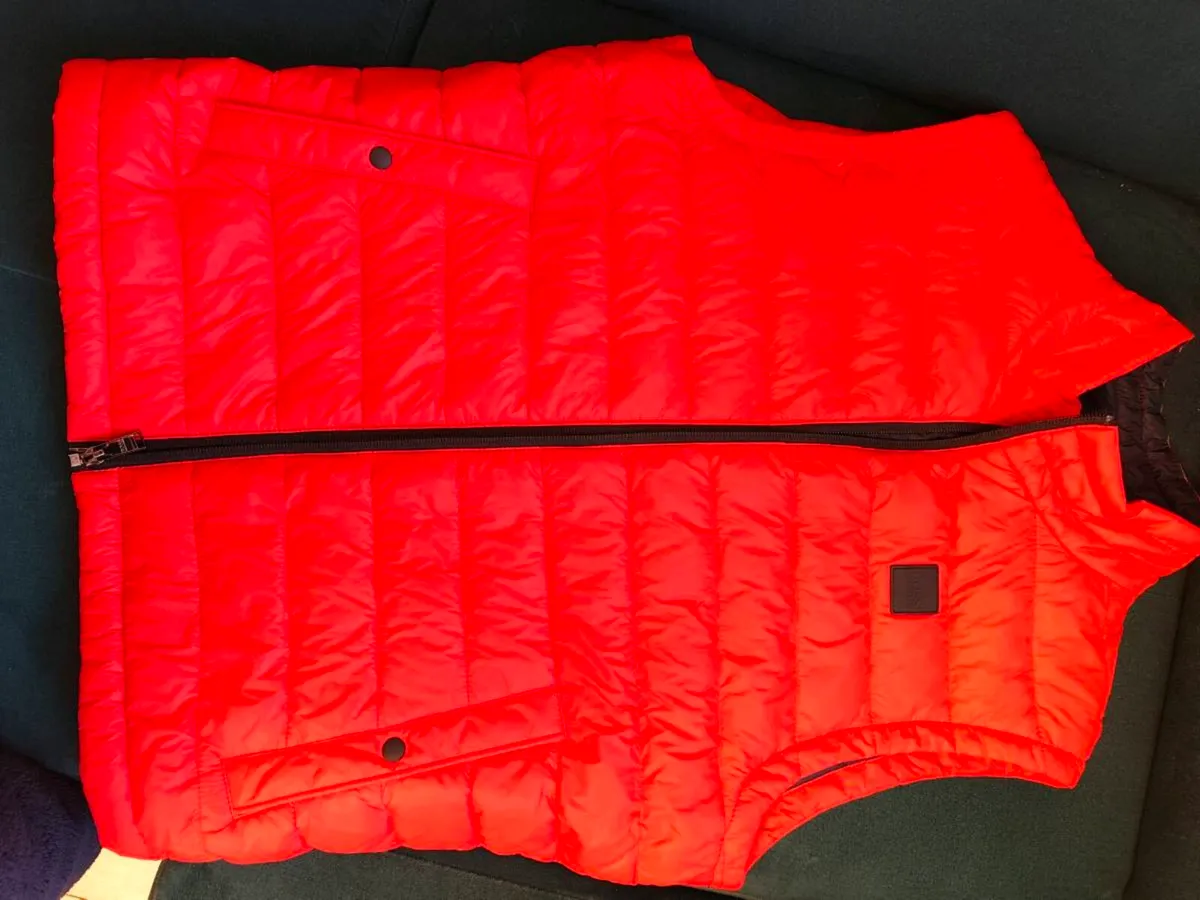 Hugo Boss sleeveless jacket - Image 1