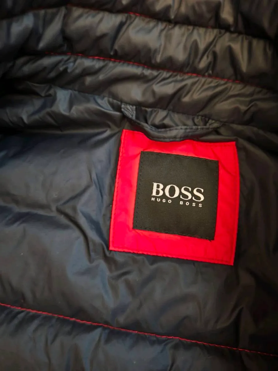 Hugo Boss sleeveless jacket - Image 3