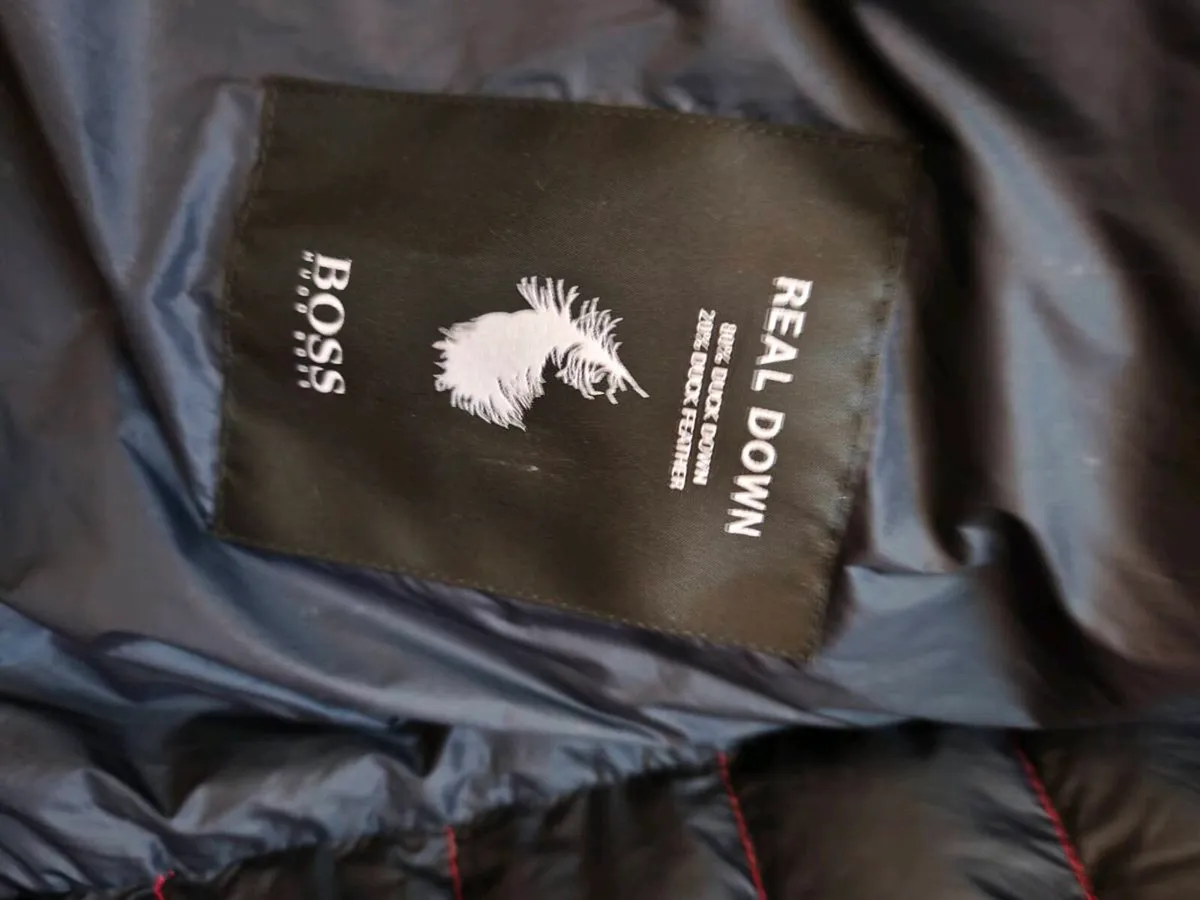 Hugo Boss sleeveless jacket - Image 4