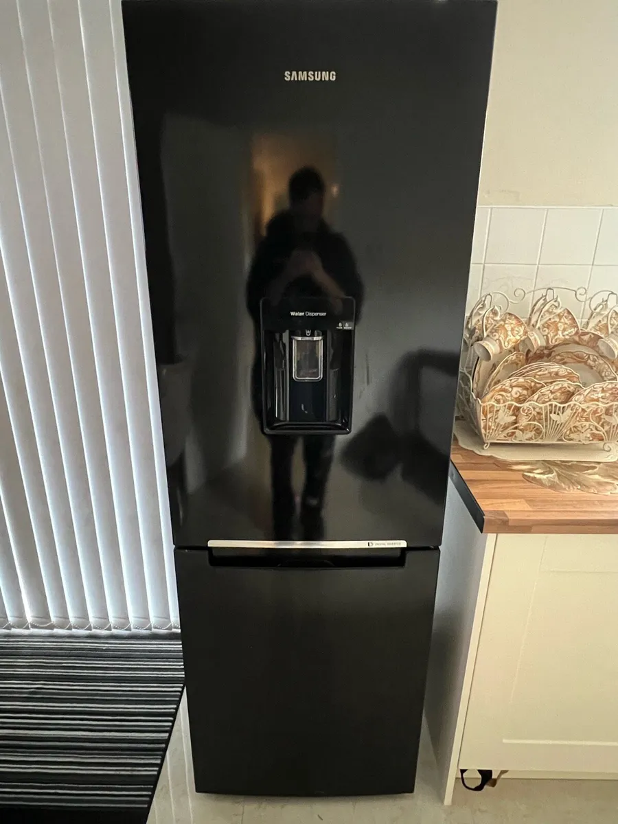 Fridge freezer - Image 1