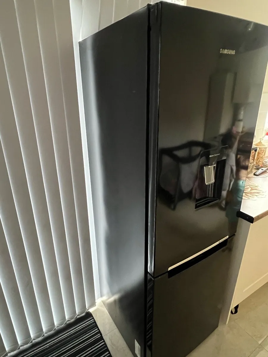 Fridge freezer - Image 2
