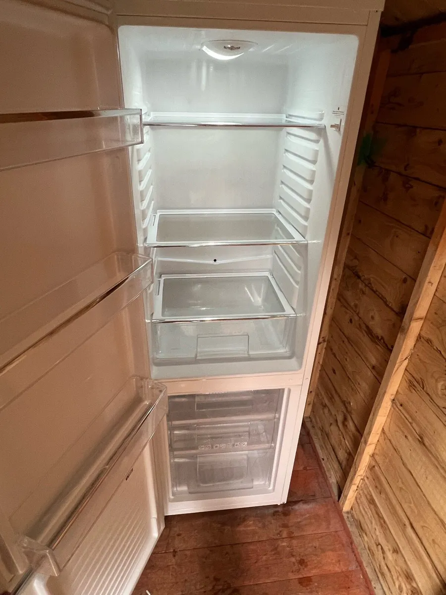 Fridge freezer - Image 4