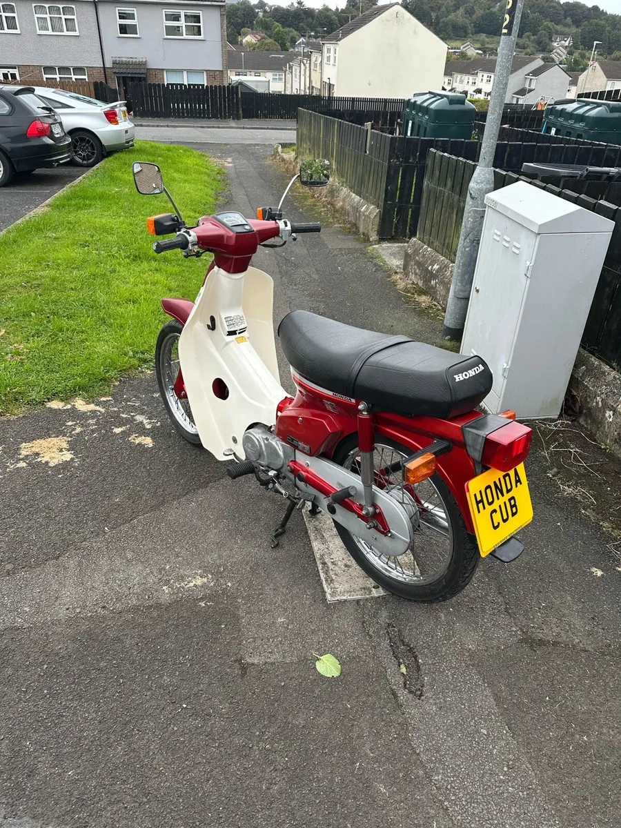 1990 Honda C90 Cub - Image 4