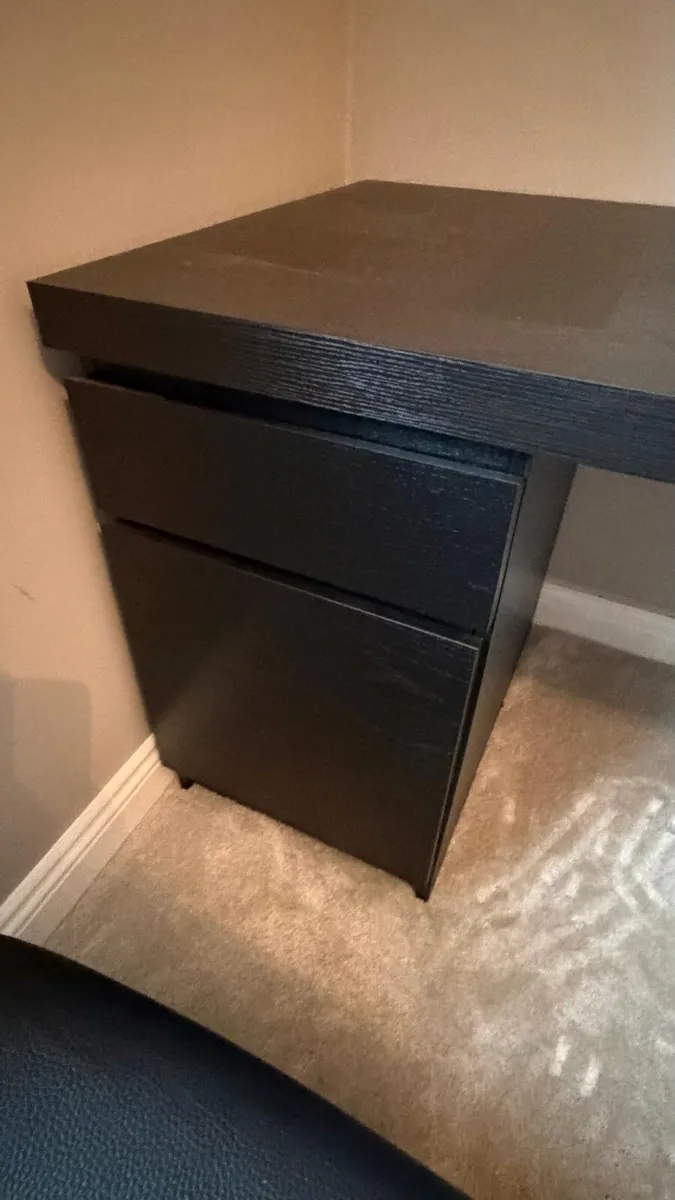 Desk and chair - Image 3