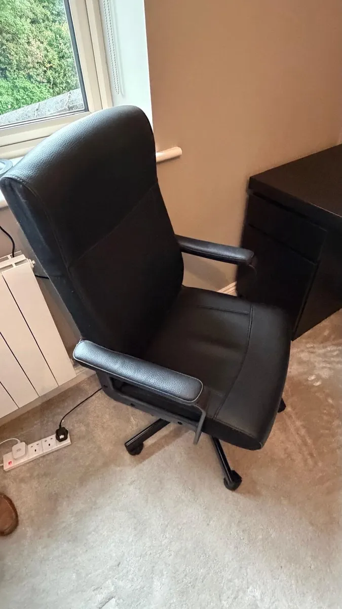 Desk and chair - Image 1