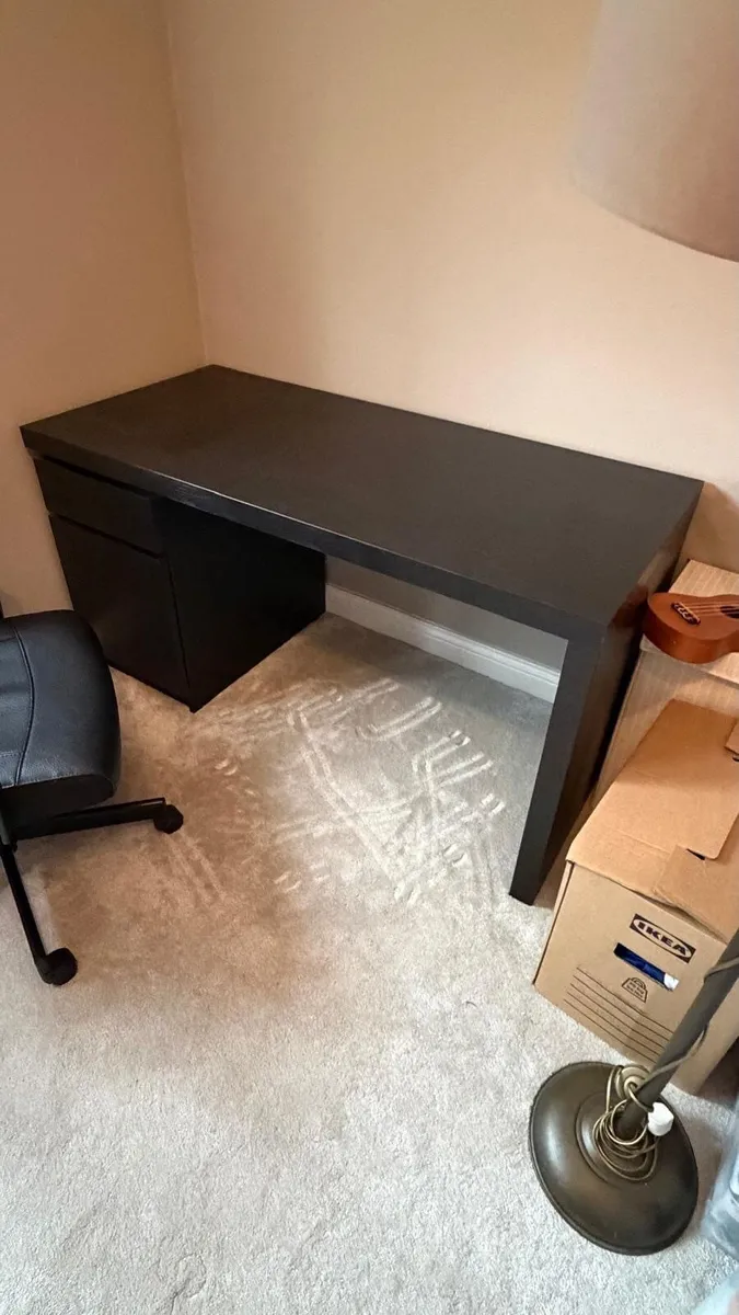 Desk and chair - Image 4