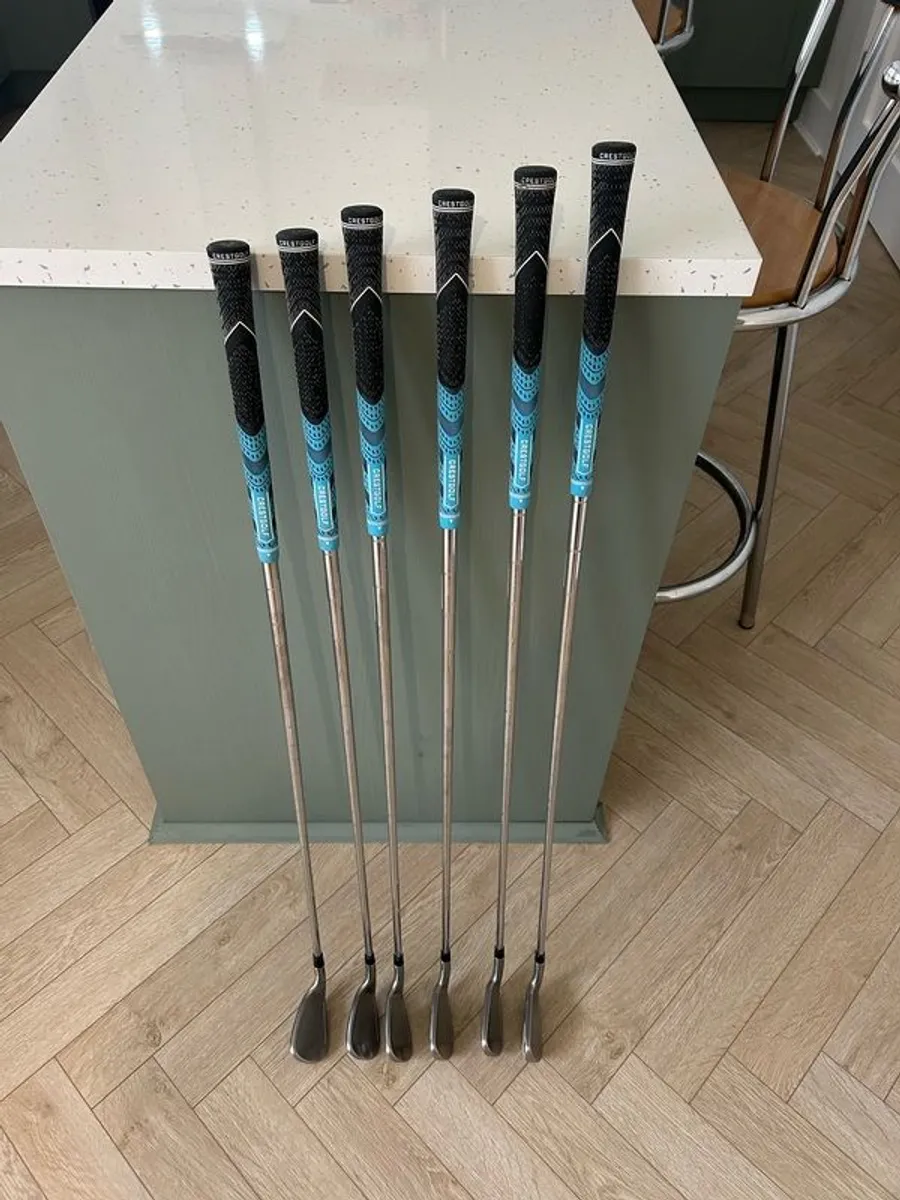 Taylormade SIM2 Max Irons 5-PW - KBS Max MT85 R flex shafts - Excellent Condition - Image 1